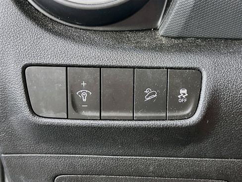 Used 2022 Hyundai Kona Limited AWD/4WD image 10