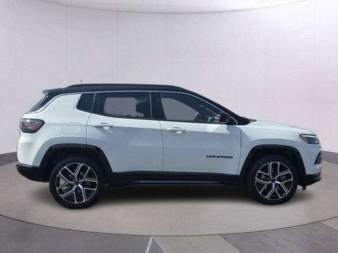 Certified 2025 Jeep Compass Limited w/ Elite Group AWD/4WD image 4