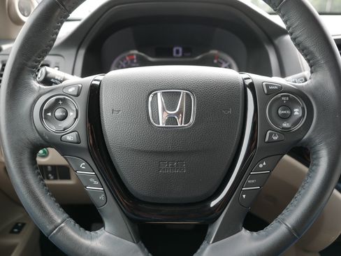 Used 2017 Honda Pilot Touring image 25