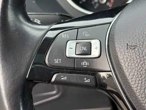 Used 2019 Volkswagen Tiguan SE w/ Panoramic Sunroof Package image 33