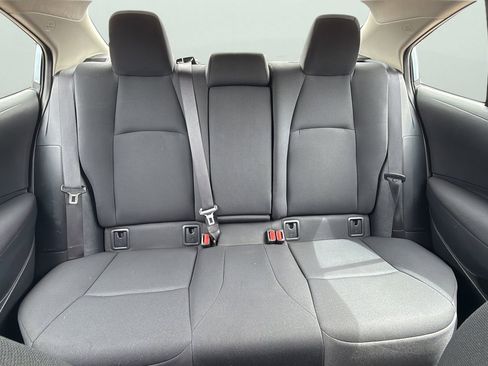 Used 2021 Toyota Corolla LE image 31