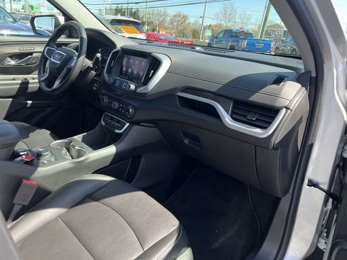 Certified 2022 GMC Terrain SLT image 28