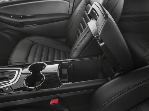 Used 2018 Ford Edge Titanium w/ Technology Package FWD image 21