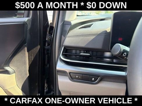 Used 2025 Kia Carnival LX FWD image 16