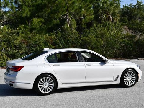 Used 2018 BMW 740i RWD image 6