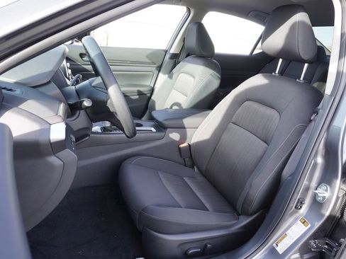 Certified 2025 Nissan Altima 2.5 SV image 13