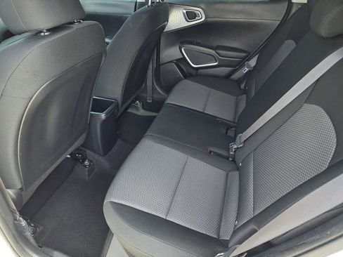 Used 2021 Kia Soul LX image 15