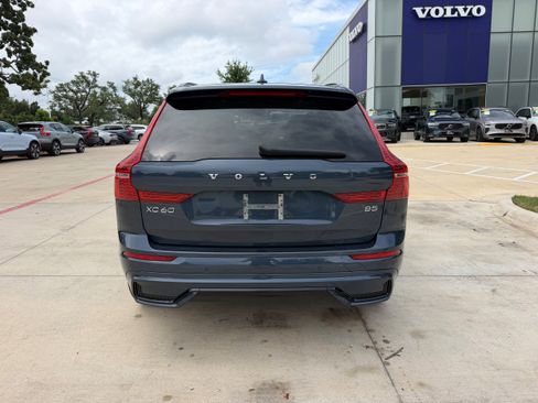 Certified 2023 Volvo XC60 B5 Plus FWD image 5