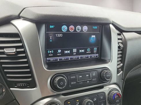 Used 2017 Chevrolet Suburban Premier RWD image 16