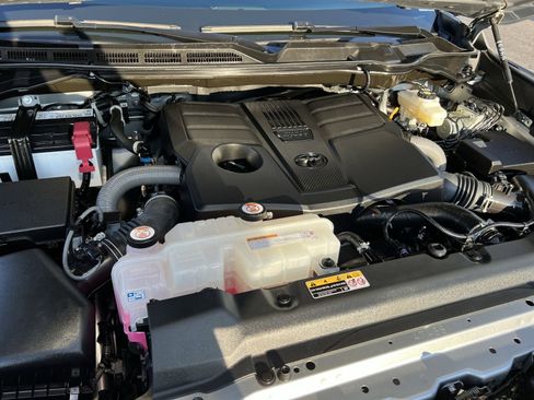 Used 2024 Toyota Tundra Limited image 26