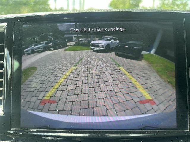 Used 2024 Chrysler Pacifica Touring FWD image 24