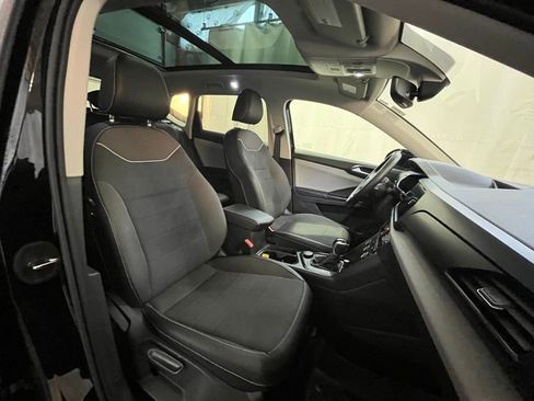 Used 2023 Volkswagen Taos SE w/ Panoramic Sunroof Package image 13