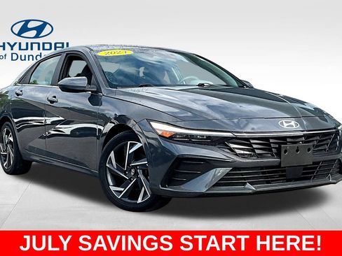 Used 2024 Hyundai Elantra SEL w/ Convenience Package FWD image 3