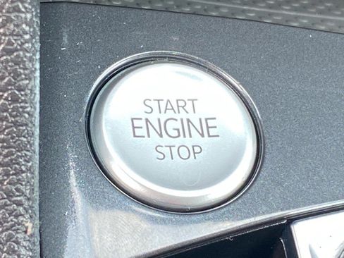 Certified 2022 Volkswagen Tiguan SE R-Line image 19