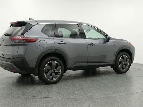 Used 2025 Nissan Rogue SV image 9