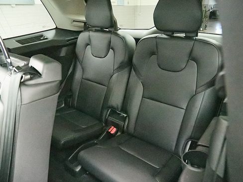 Used 2023 Volvo XC90 B5 Core w/ Climate Package image 22