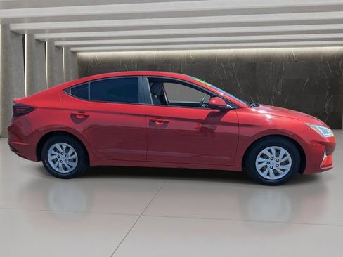 Used 2019 Hyundai Elantra SE FWD image 7
