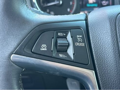 Certified 2021 Buick Encore Preferred FWD image 20