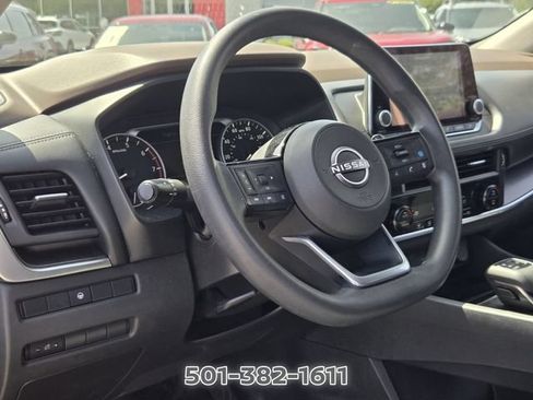 Used 2023 Nissan Rogue SV FWD image 12
