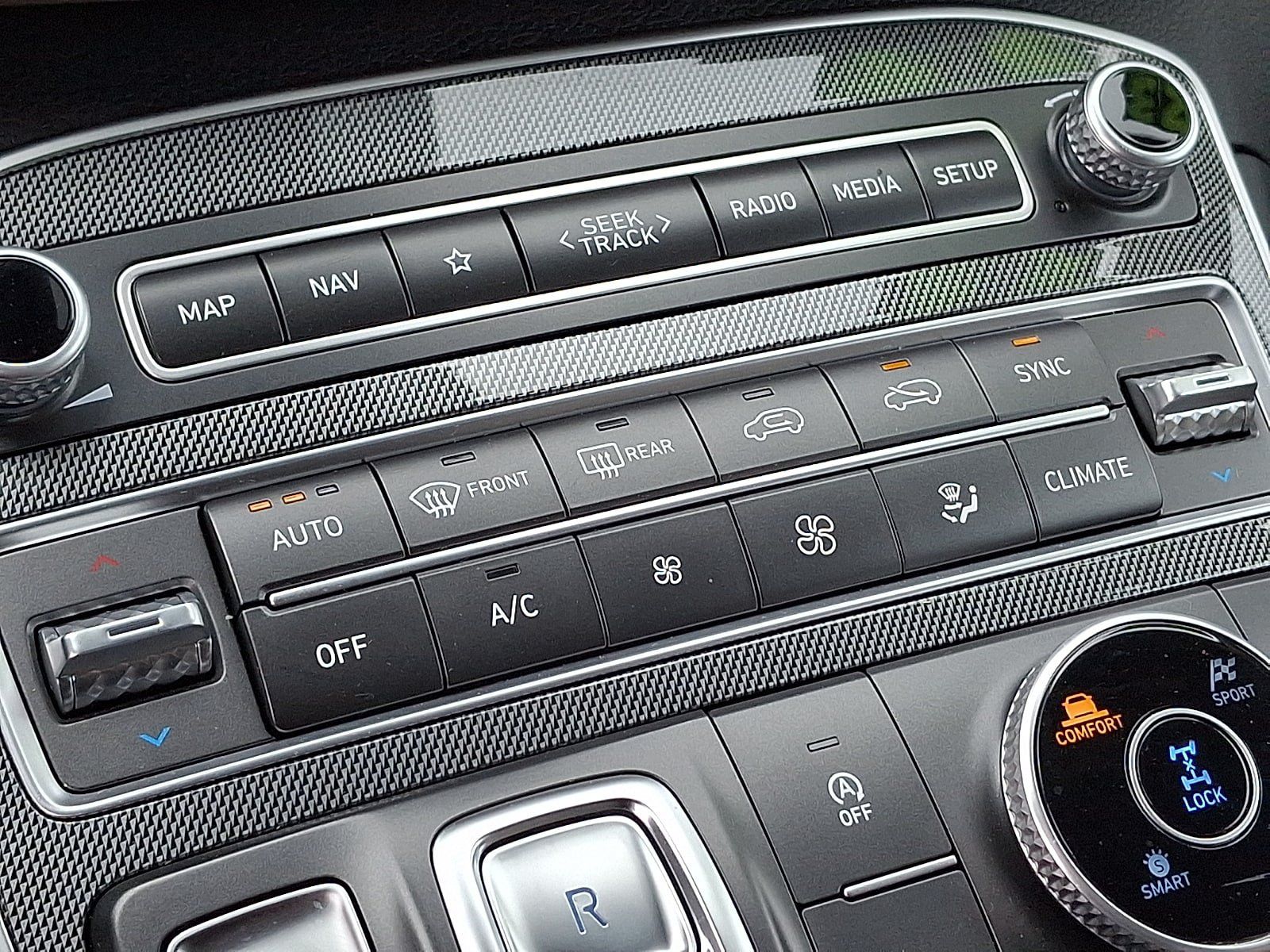 Certified 2023 Hyundai Santa Fe SEL AWD/4WD image 16