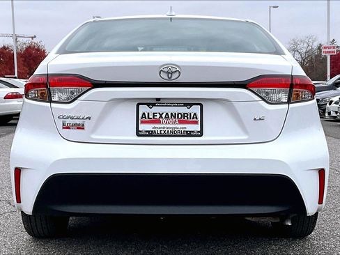 Used 2025 Toyota Corolla LE image 4