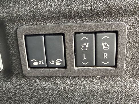 Used 2024 Chevrolet Suburban Premier AWD/4WD image 36