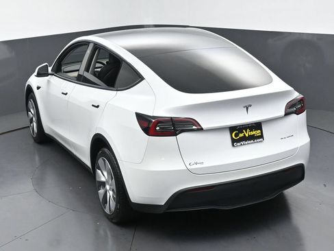 Used 2023 Tesla Model Y Long Range AWD/4WD image 3