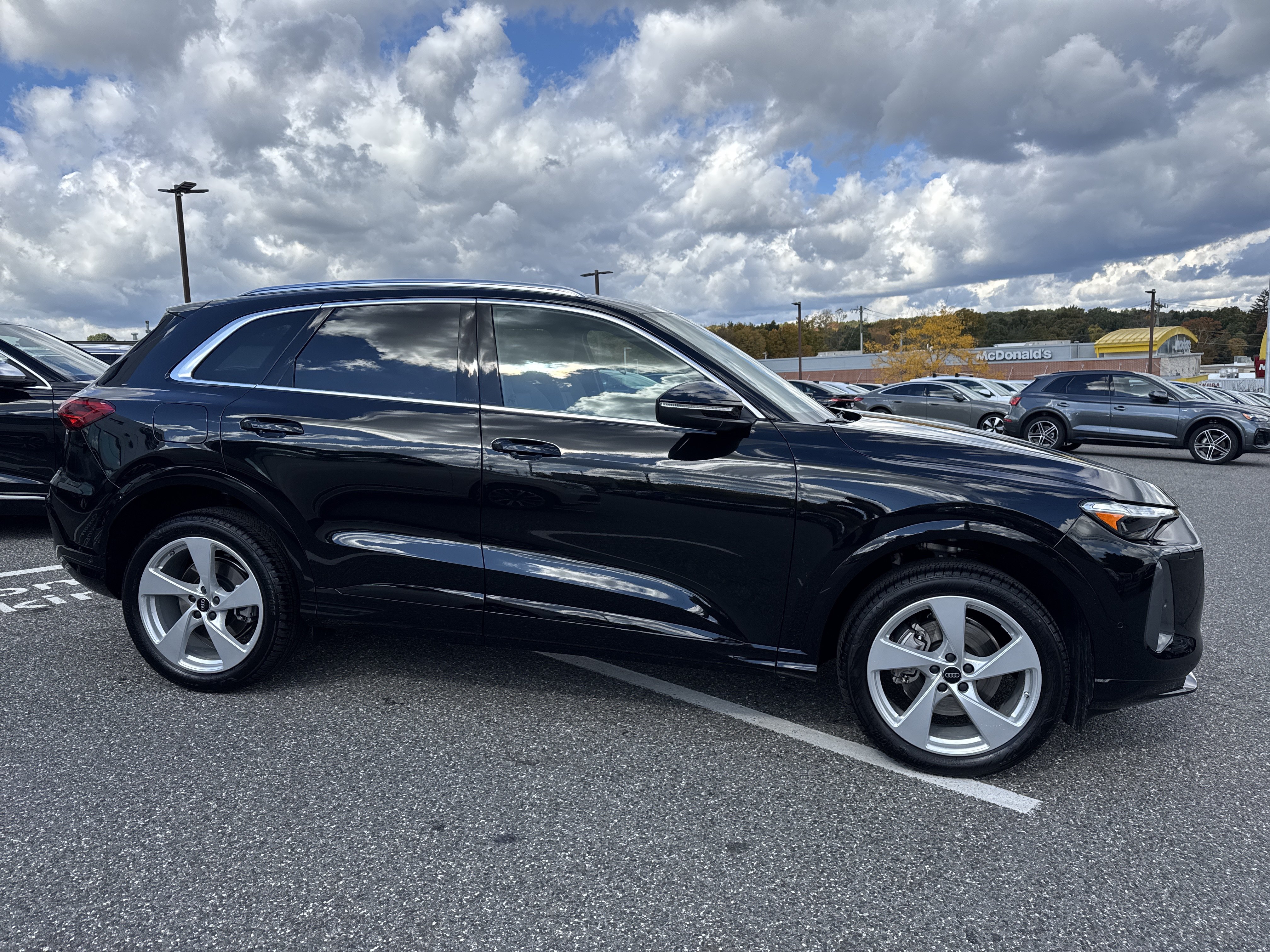 Used 2025 Audi Q5 Premium Plus AWD/4WD image 2