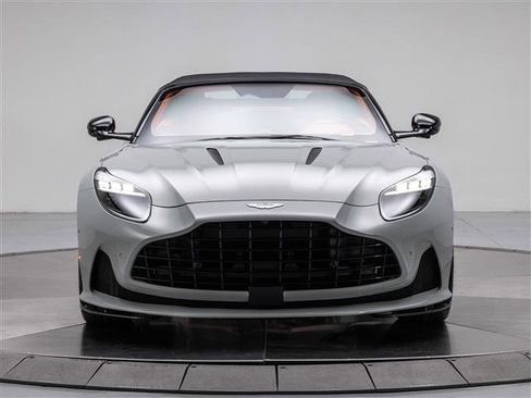 Used 2026 Aston Martin DB12 Convertible image 33