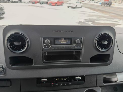 Used 2021 Mercedes-Benz Sprinter 2500 w/ Driver Convenience Package image 31