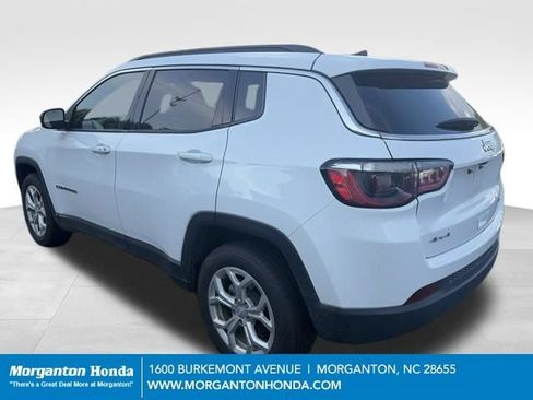 Used 2024 Jeep Compass Latitude AWD/4WD image 6