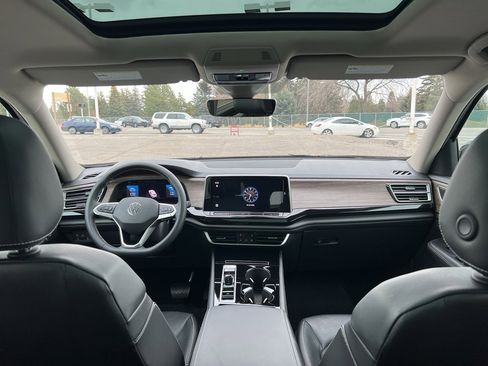 Used 2024 Volkswagen Atlas SEL image 38