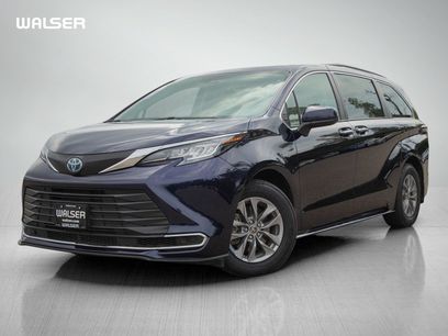 Used 2023 Toyota Sienna XLE