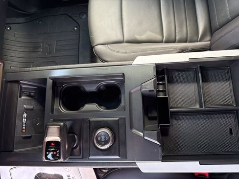 Used 2025 GMC Hummer EV 3X image 33