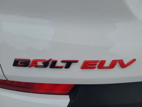 Used 2023 Chevrolet Bolt EUV LT w/ Convenience Package FWD image 26