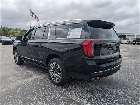 Used 2024 GMC Yukon XL Denali Ultimate AWD/4WD image 7
