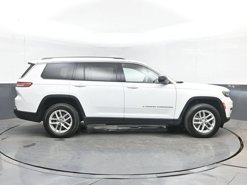 Used 2023 Jeep Grand Cherokee L Laredo RWD image 11