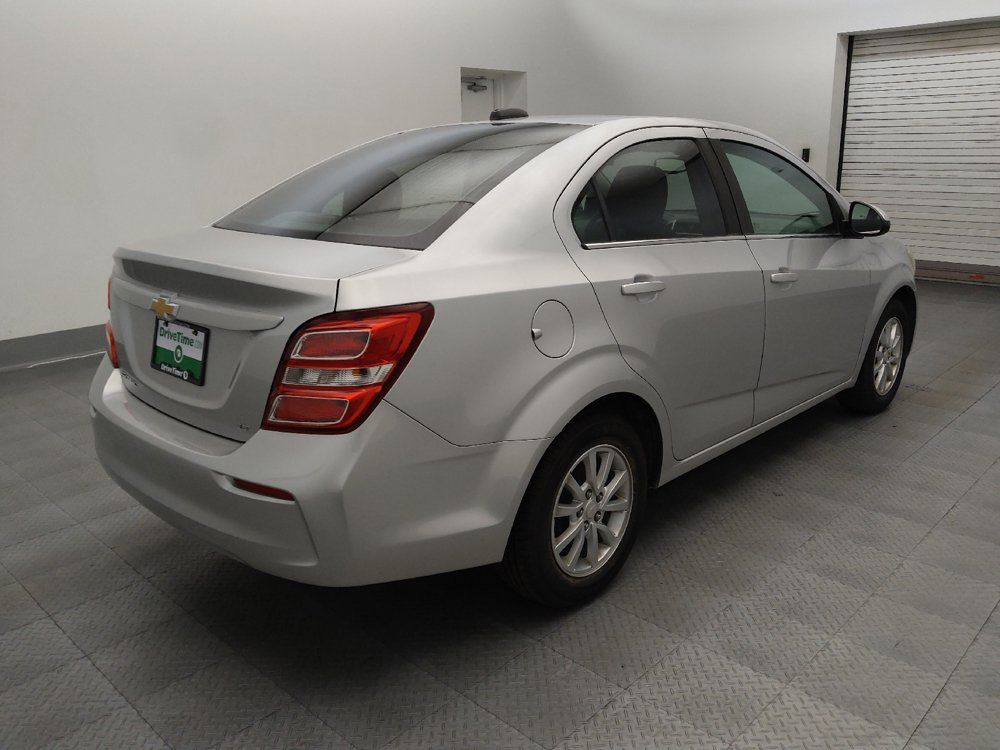 Used 2018 Chevrolet Sonic LT FWD image 9