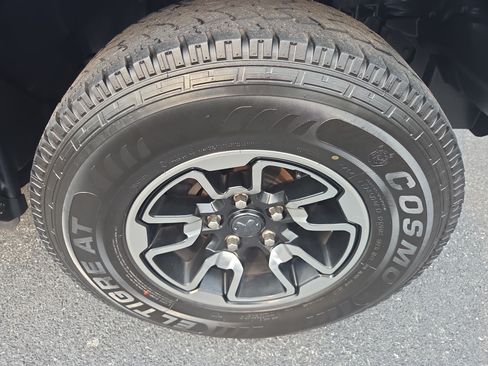 Used 2018 RAM 1500 Rebel w/ Luxury Group AWD/4WD image 10
