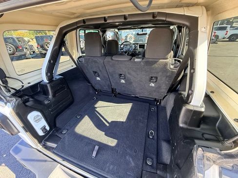 Used 2018 Jeep Wrangler Unlimited Sport w/ Technology Group AWD/4WD image 33