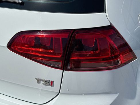 Used 2017 Volkswagen Golf S image 32