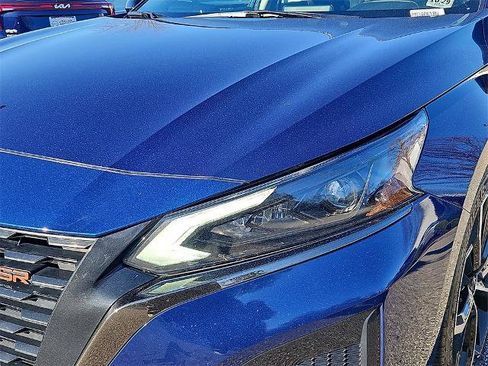 Certified 2023 Nissan Altima 2.5 SR image 11