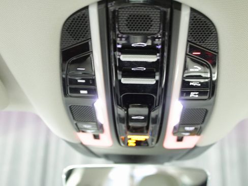 Certified 2022 Porsche Panamera 4S image 38