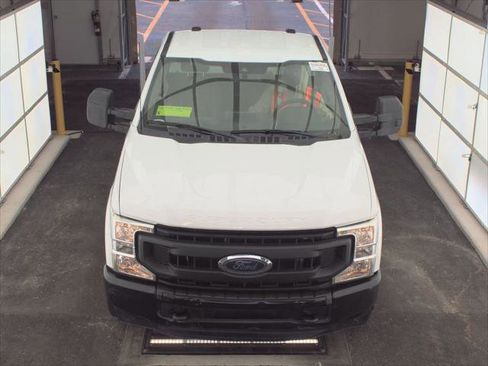 Used 2022 Ford F250 XL image 3