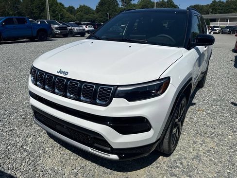 Used 2025 Jeep Compass Limited w/ Elite Group AWD/4WD image 1