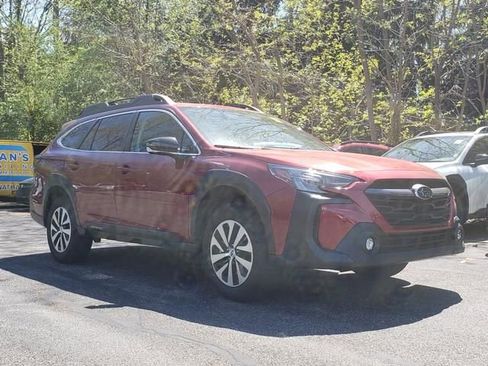 Used 2024 Subaru Outback Premium AWD/4WD image 1