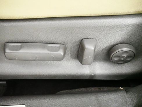 Used 2010 Hyundai Genesis 3.8 image 20