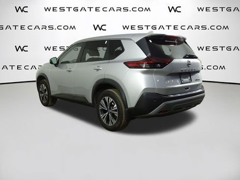 Used 2022 Nissan Rogue SV image 5