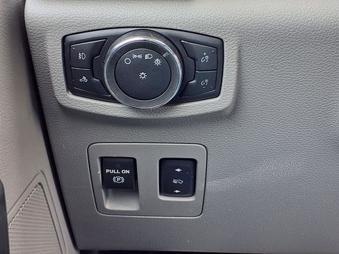 Used 2016 Ford F150 XLT w/ Equipment Group 302A Luxury AWD/4WD image 19