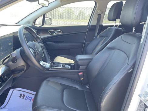 Used 2025 Kia Sportage EX FWD image 19